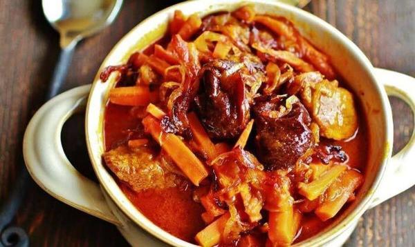 طرز تهیه خورش آلو و قیسی؛ شیک و مجلسی